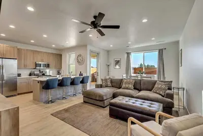 Image de New 3br Townhome - Private Patio & Seasonal Pool-31