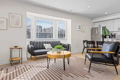 Image de Steps from the Ocean | Tons of Light | 3br