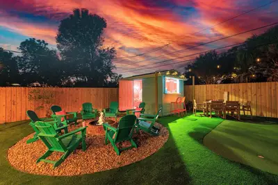 Image de 6 Mi to Beach! Private Pool, Fire Pit & Game Room