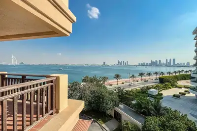 Image de Waterfront 2br Apartment with Sea Views