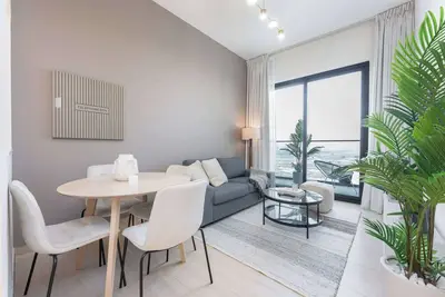 Image de 1 Bedroom in Binghatti Heights Perfect for Getaway