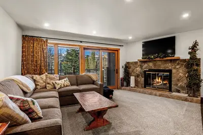 Image de Welcome to Sawmill Creek 212!