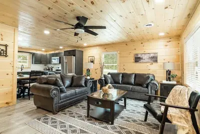 Image de Minutes From Downtown Gatlinburg