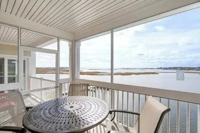 Image de Laguna Bay Breeze – Sleeps 6!