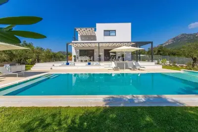 Image de Villa Acaste • Modern Comfort in Nature