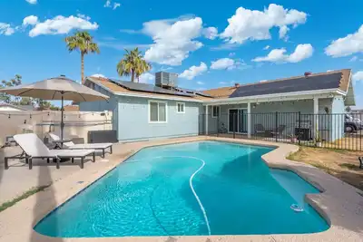 Image de Sunfit Dreams | 2bd, Bbq, Pool & Fitness