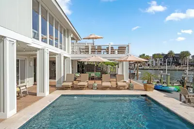 Image de Heated Pool, Hot Tub, Kayaks, Fishing, 5br Waterfront Home in Key Allegro