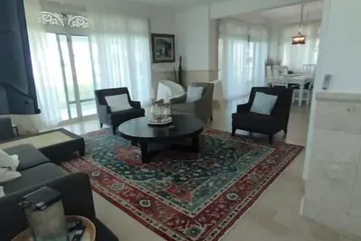 Image de G-1 Beautiful beach condo