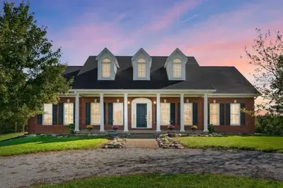 Image de Lawrenceburg retreat - under renovation