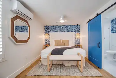 Image de Underwater Cabana at Custom House Inn | Right In The Heart, On Duval!