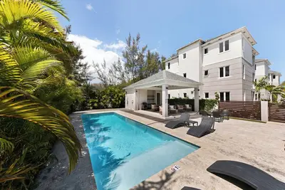 Image de 2br Luxury Modern Condo: Baha Mar, Beach & Pool - Gated Community