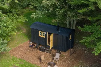 Image de Secret Paddock, Secluded Hut