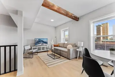Image de GSLofts - Unit 205 · Chic Red Bricks Loft - 2 Bed in Downtown