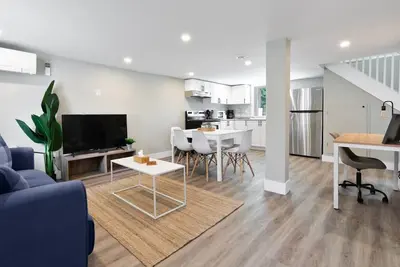 Image de New 3br Coach House | Near Beach & Downtown