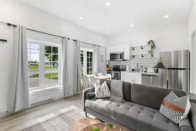 Image de Modern 1br Guesthouse | Near Marina & Golf