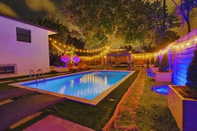 Image de The Grand Escape with Cinema, Pool & Chill Area