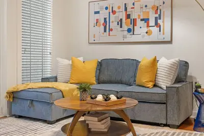 Image de Modern 2br Apt in Midtown | King Bed & Smart Tv