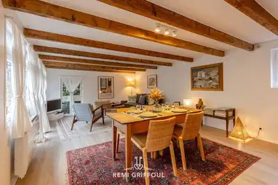 Image de Fenêtres sur cour 3★ | Duplex au coeur du centre ville | 2 pers