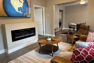 Image de Newly Renovated near everything in Downtown Atlanta and Mercedes Stadium.