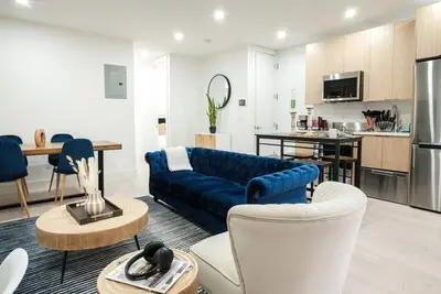 Image de Spacious 3-bedroom in vibrant Nyc with WiFi, Ac & Private Outdoors