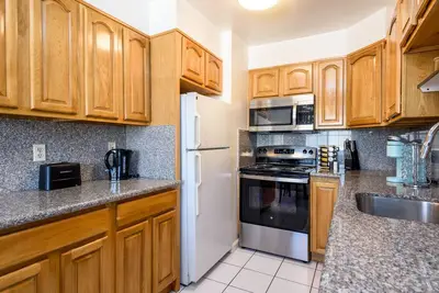 Image de Sunny 2-bedroom near Standford Hospitals with sparkling Pool