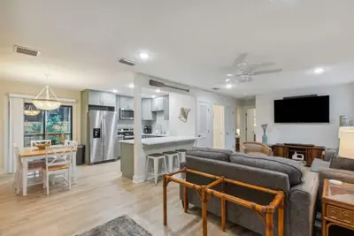 Image de Renovated Cottage Close to Beach and Downtown