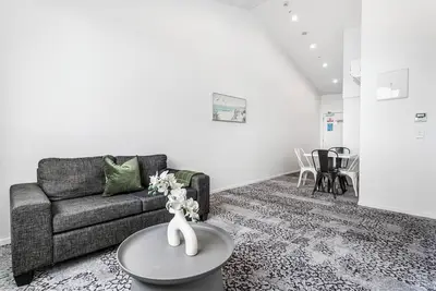 Layard Apartments 512 – West Auckland Apartment