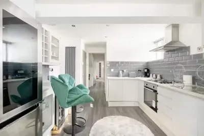 Image de Relaxing 2-bedroom apartment with Hot Tub in Uxbridge