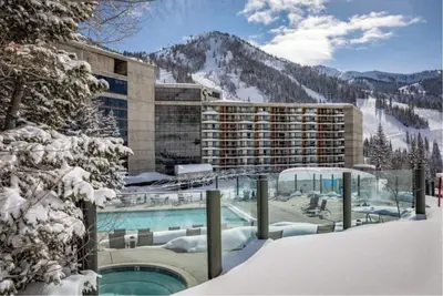 Image de Ski in\/out bedroom studio at the Cliff Club at snowbird