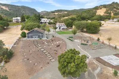 Image de Scenic 3 Acre Napa Valley Escape - Upper Level