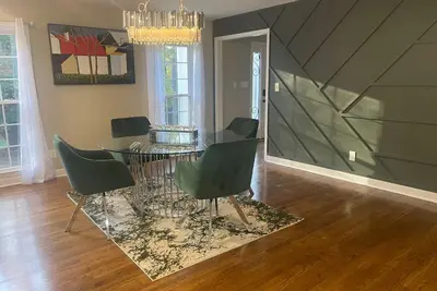 Image de Immerse yourself in this renovated, 4 bedroom, 3 bath gated home!