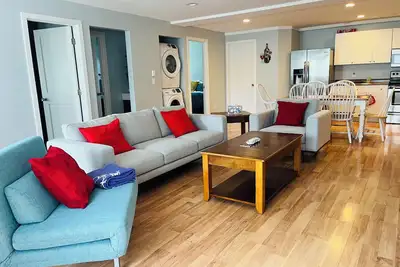 Image de Cozy modern casita! Near SeaTac airport