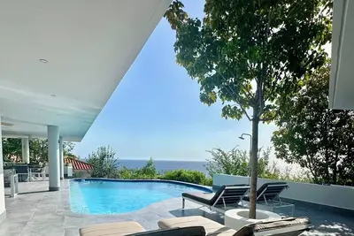Image de New 270 Ocean View Villa-5 bedrooms, 4 baths, Full Ac-Pool-4 Min. Walk to Beach.