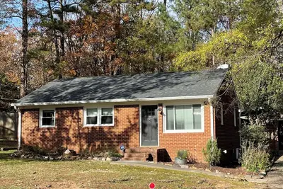 Image de Charming 3-bedroom house in lovely Durham with WiFi, Ac\n