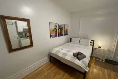 Image de Charming Plateau Studio, Wi-Fi & Central Location