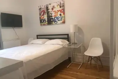 Image de Heart of Plateau Mont Royal Cozy Apartment