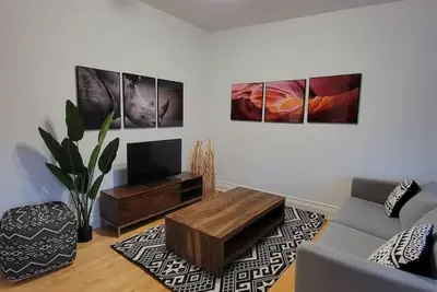 Image de Heart of Plateau Mont Royal Cozy Apartment