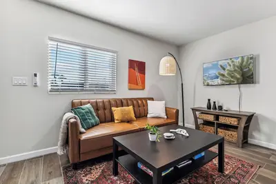 Solo Travelers & Couples | At Phoenix Mountains