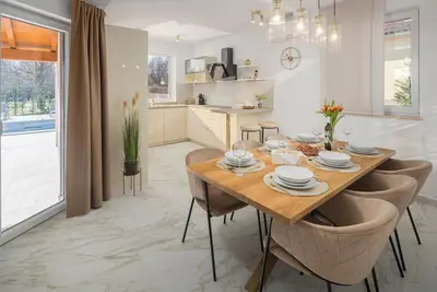 Image de Superbe maison à Labin avec WiFi