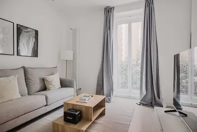 Image de Blueground | Trafalgar, Ac & w/d, nr Olavide