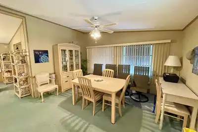 Image de adorable 2 bedroom 1 1/2 bath beach house