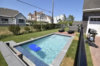 Image de Beachfront 3-Bedroom Unit w/ Pool
