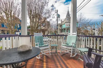 Image de Charming Condo near Beach with Porch