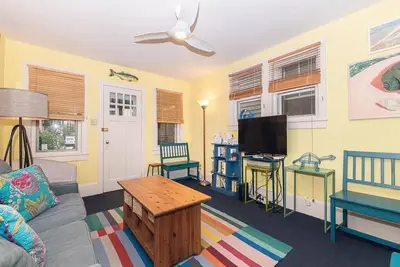 Image de Cozy Cottage | Steps from Congress Hall & Beach