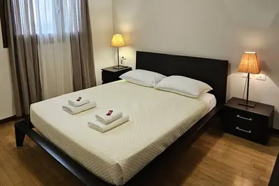 Image de 326 Sarca Ave.