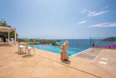 Image de Studio 'L'Esterel' avec vue sur la mer, Wi-Fi et climatisation