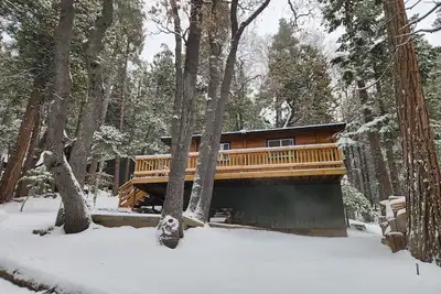 Image de Cozy 2-bedroom Cedar cabin in charming Sequoia National Park with WiFi