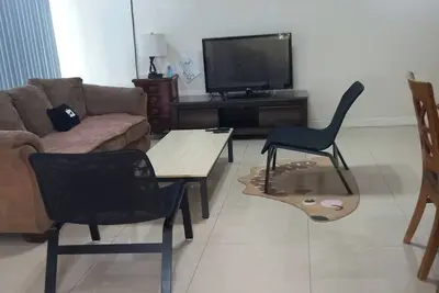 Image de Specializing  Villa within 3 minute  walking distance from Humphreys Base gate