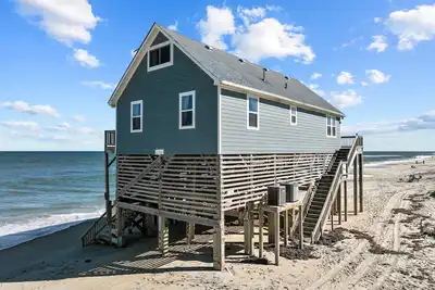 Image de 6280 - Barefoot: A retreat in Nags Head, perfect for families or groups, just steps from the beach.