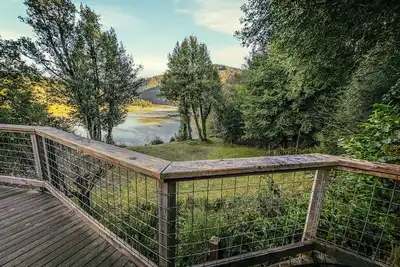 Image de Scenic River Retreat w/ Deck •View •Lawn Games • Wood Stove